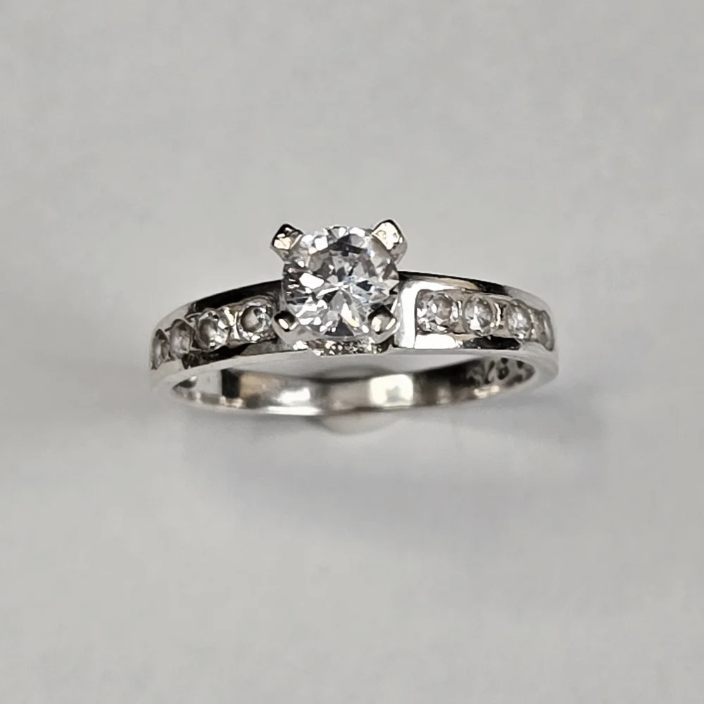 Stunning Sterling Silver Promise Ring - Picture 3 of 13